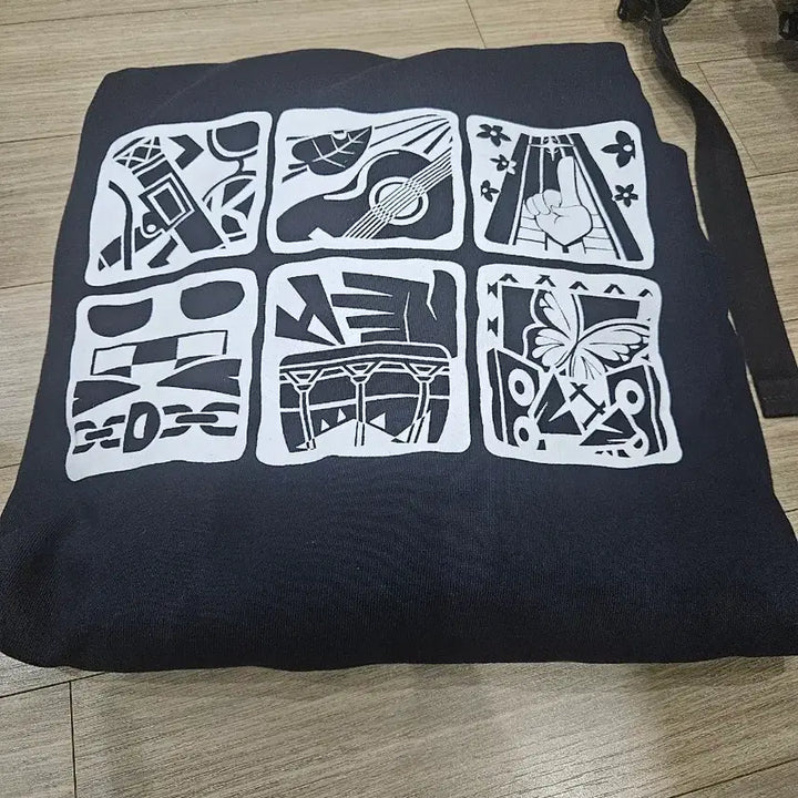 [BUNJANG] MAAPSDONG Merchandise Bundle (Lightstick, Clothing, Photocard, etc.) - Individual Sales Possible / 맢동산 굿즈 일괄 판매(응원봉, 옷, 포카 등) 개별판매 가능