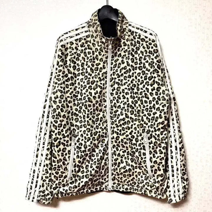 [BUNJANG] Adidas Leopard Reversible Windbreaker Jacket XL / [XL,105]아디다스 레오파드 삼선 바람막이 자켓 리버시블