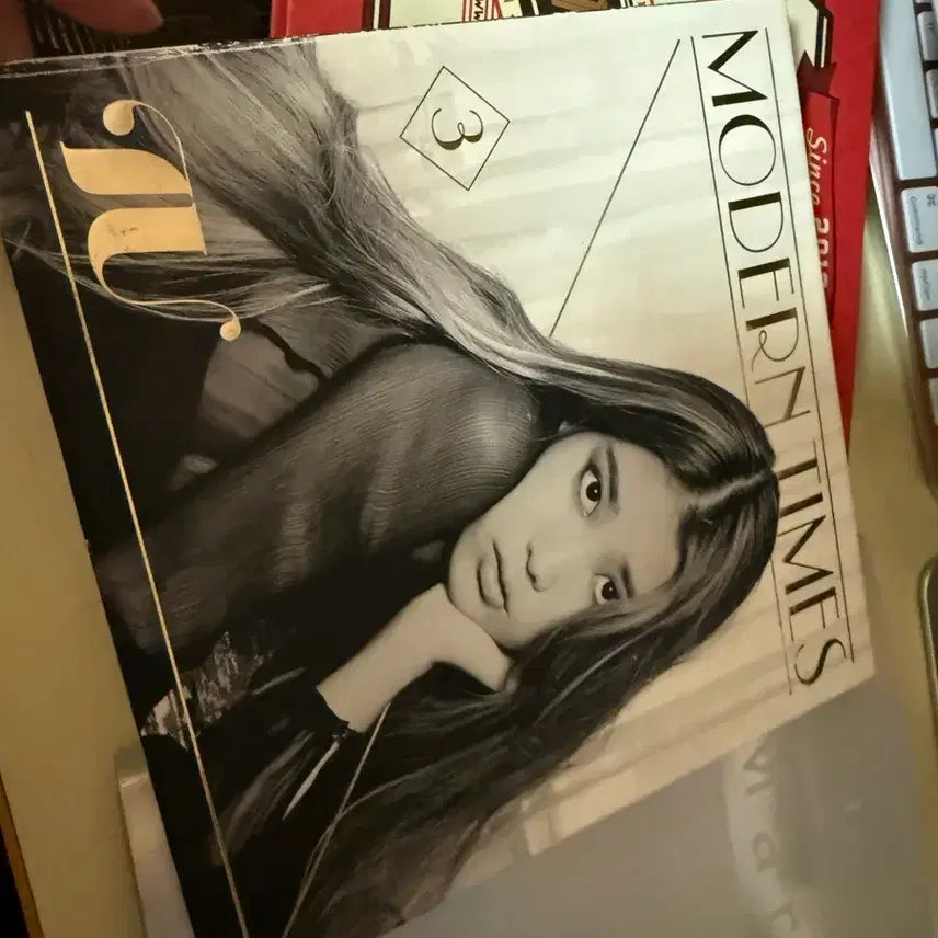 [BUNJANG] IU Modern Times Limited Edition Album / 아이유 Modern Times 앨범 한정판