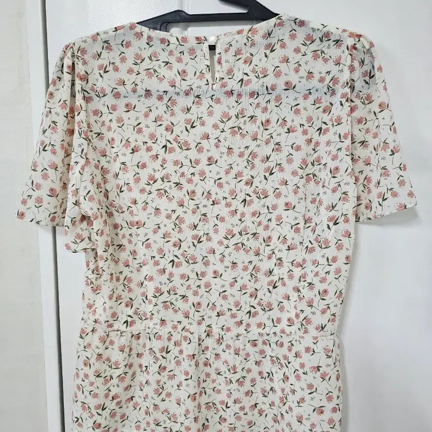 [BUNJANG] CLOVIS Floral Print Blouse / CLOVIS 꽃무늬 블라우스