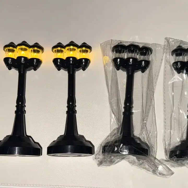 [BUNJANG] Sylvanian Compatible Miniature Streetlight Set (Black, Yellow Light) / 실바니안 가로등 호환용 (미니어처 가로등)