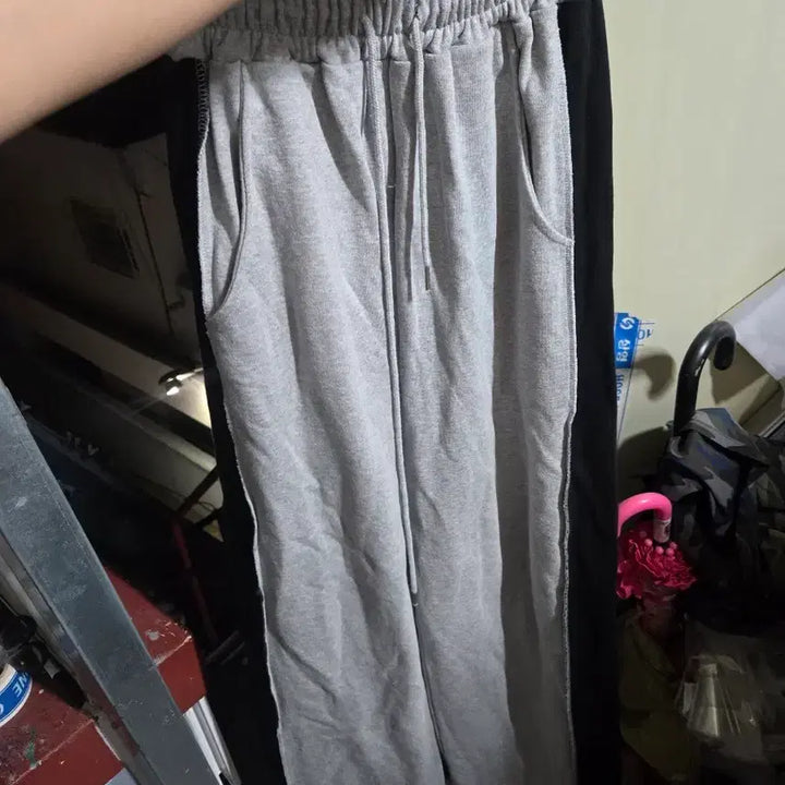 [BUNJANG] Gray/Black Side Line Training Pants / 회색/블랙 사이드 라인 트레이닝 바지