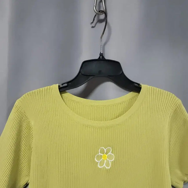 [BUNJANG] Floral Embroidery Ribbed Knit Top / 꽃자수 골지니트
