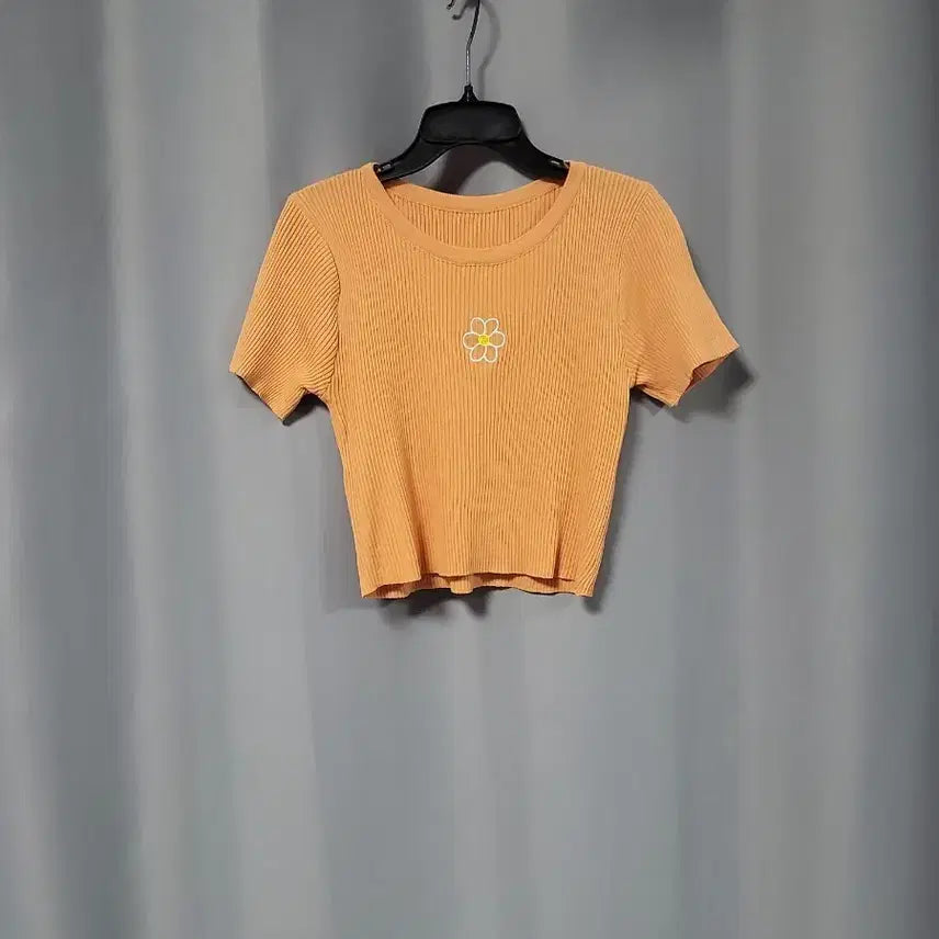 [BUNJANG] Floral Embroidery Ribbed Knit Top / 꽃자수 골지니트