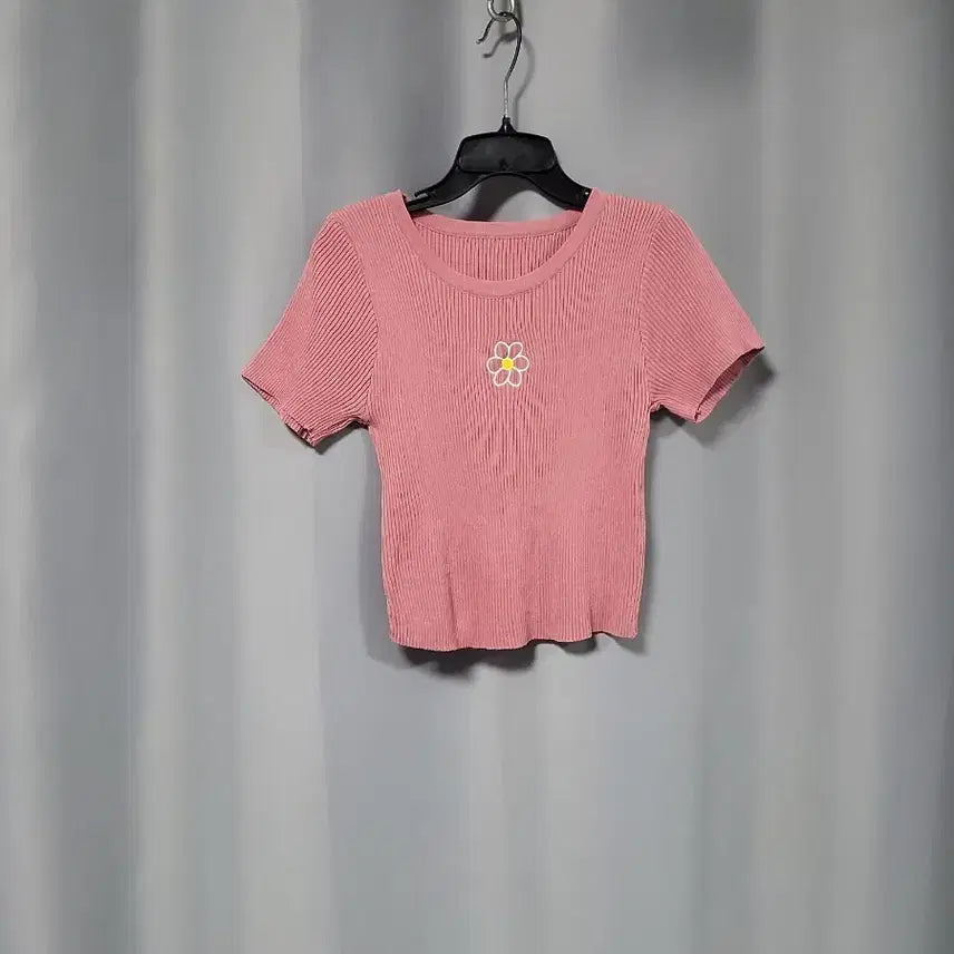 [BUNJANG] Floral Embroidery Ribbed Knit Top / 꽃자수 골지니트