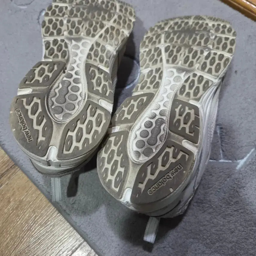 [BUNJANG] New Balance 408 Ivory Sneakers / 뉴발란스 408 아이보리 운동화 270