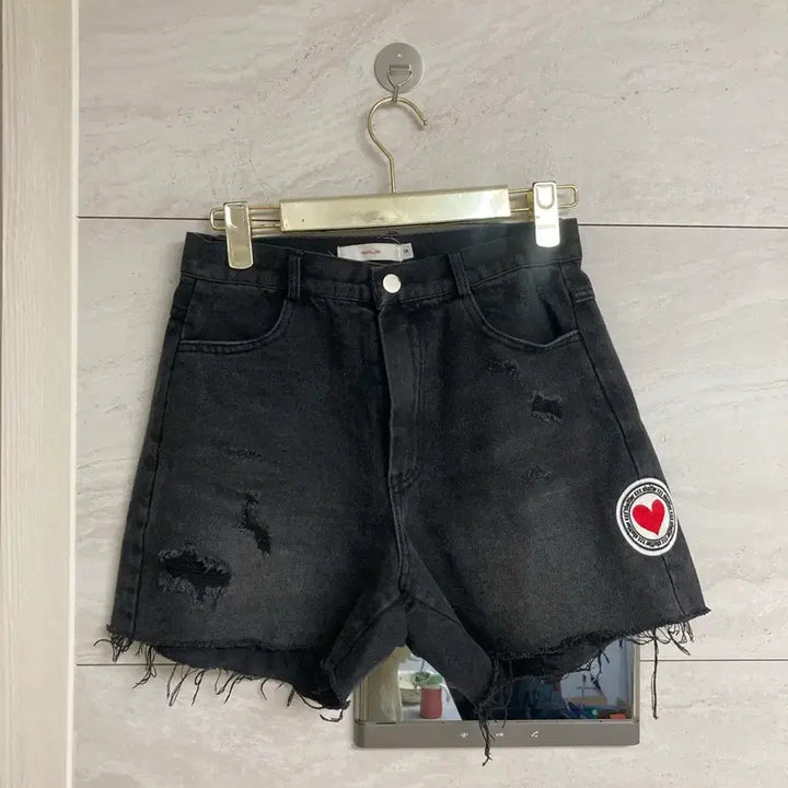 [BUNJANG] Black Denim Shorts - Size S / 블랙 데님 반바지 데미지 S사이즈