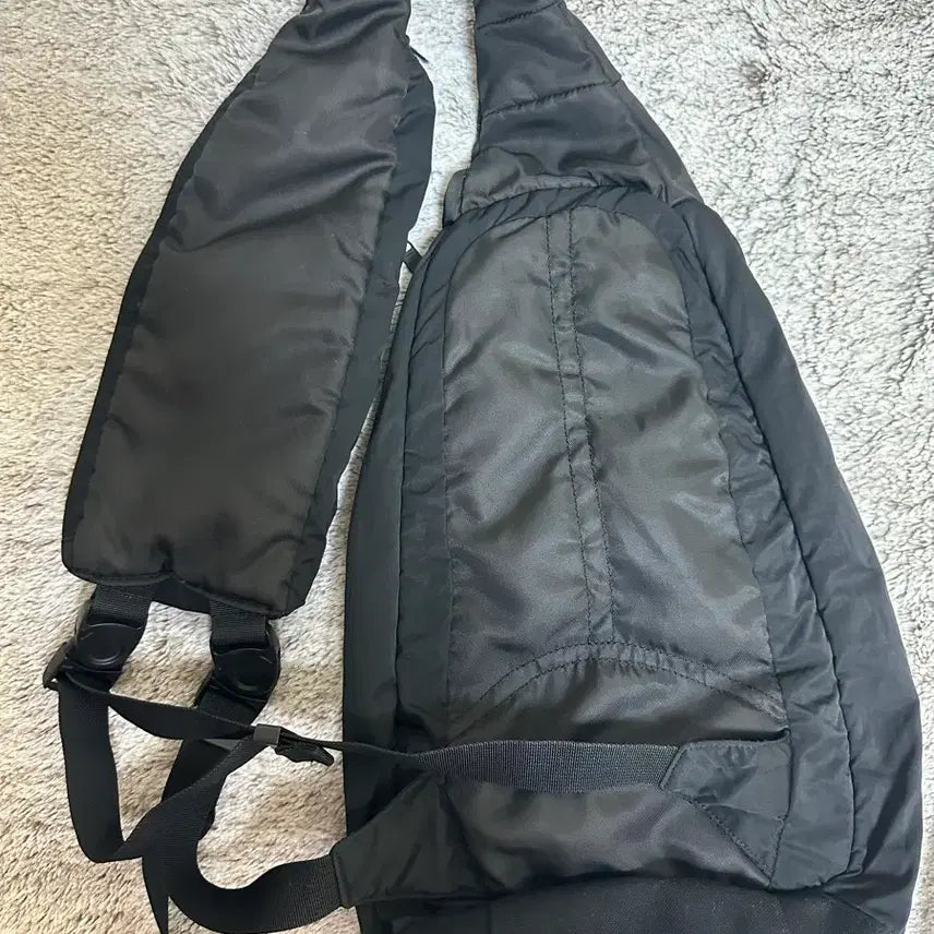 [BUNJANG] Stone Island Black Sling Bag / 스톤아일랜드 블랙 슬링백