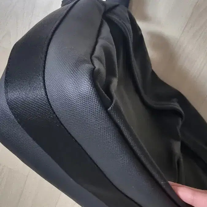 [BUNJANG] LOWRAWR Brief Bag Shoulder Bag / 로우로우 브리프백