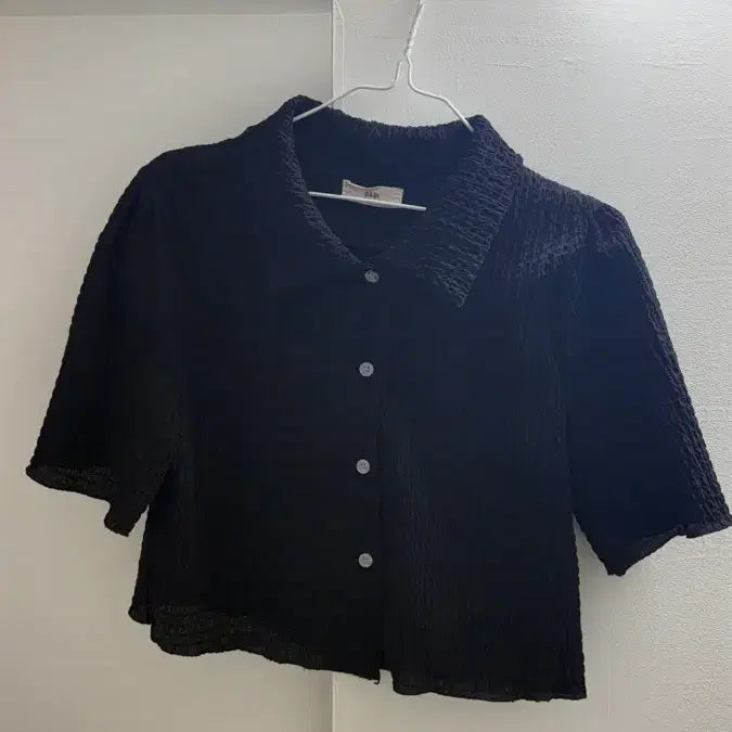 [BUNJANG] Black Textured Crop Shirt / 블랙 텍스처 크롭 셔츠