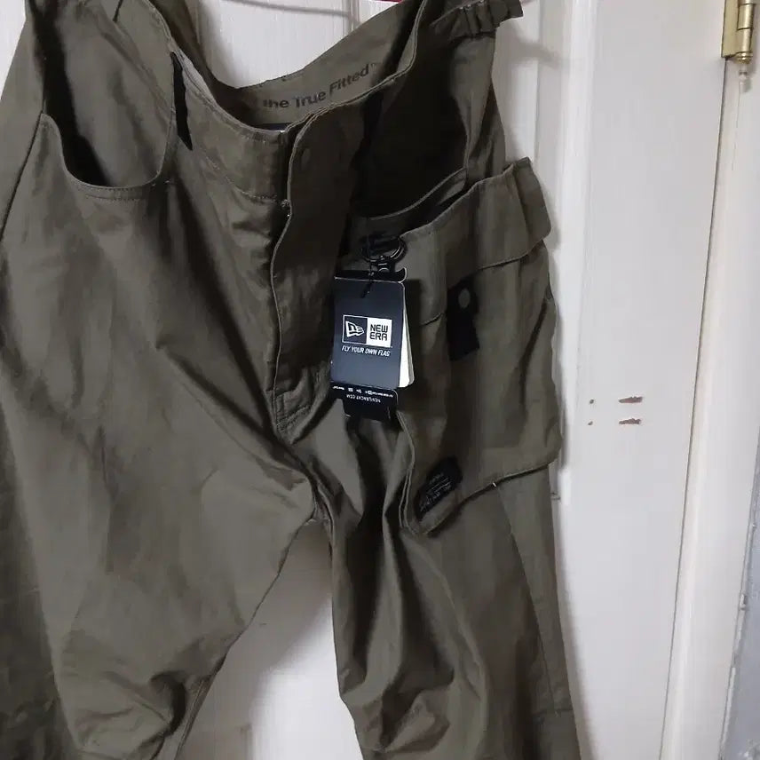 [BUNJANG] New Era Olive Cargo Pants / 뉴에라 카고 바지 올리브색