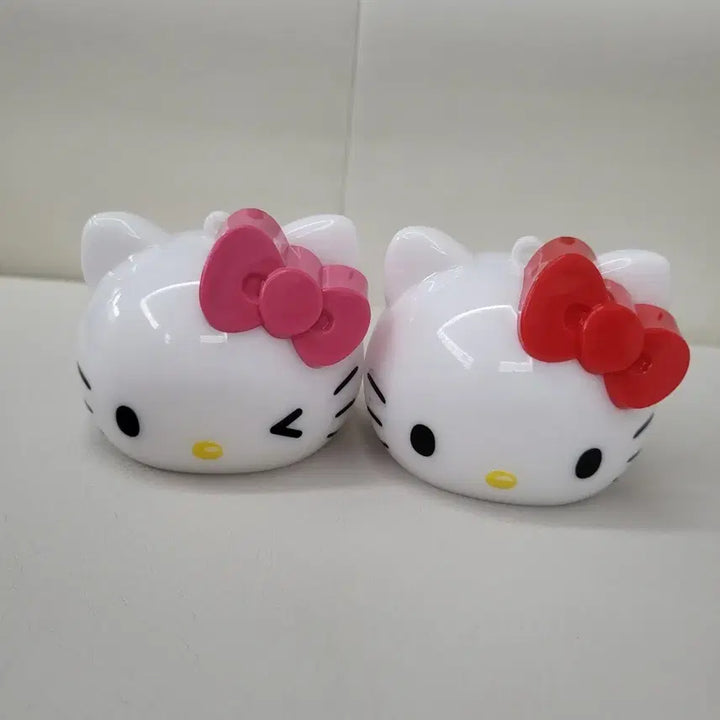 [BUNJANG] 7-Eleven Hello Kitty Bottle Cap Keychains Set of 2 / 세븐일레븐 헬로키티 에이드 뚜껑 키링 2개 세트