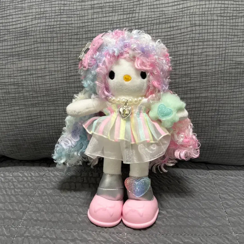 [BUNJANG] Rainbow Fleece Long-Legged Kitty Charm / 무지개 뽀글이 롱다리 키티