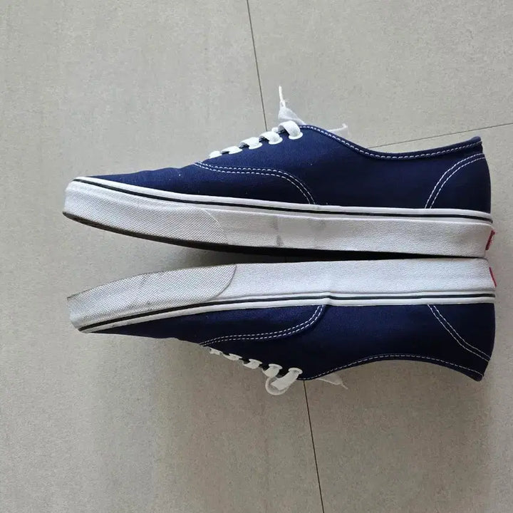 [BUNJANG] Vans Authentic Sneakers / 반스 어센틱 300