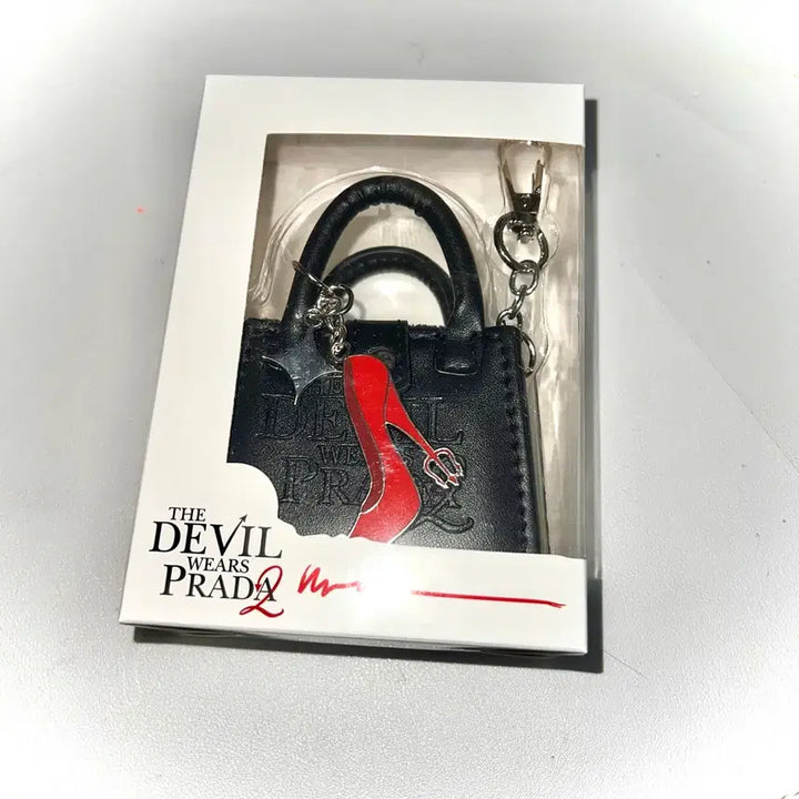 [SOLD OUT] 악마는 프라다를 입는다2 롯데시네마 가방 키링