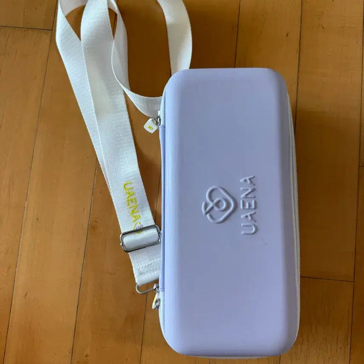 [BUNJANG] IU Official Lightstick Pouch / 아이유 응원봉 아이크 파우치