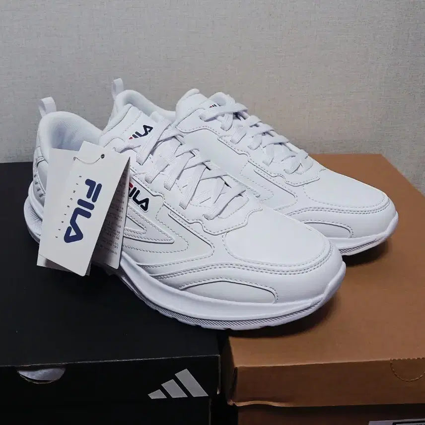 [BUNJANG] Fila Sneakers (White) / 휠라 운동화 ^새제품^ (260,270,280)