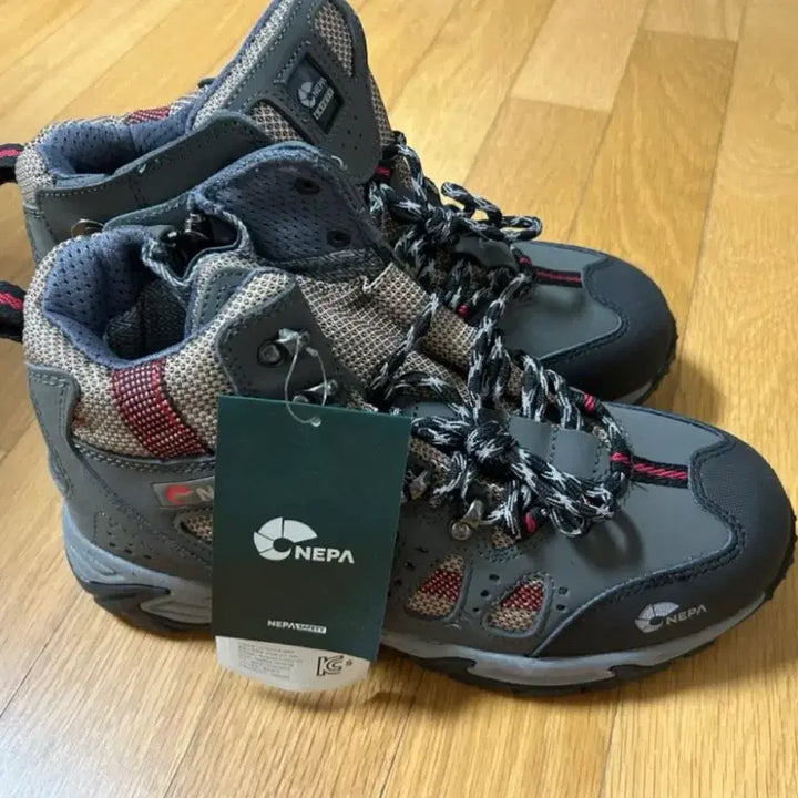 [BUNJANG] NEPA Hiking Boots Grey/Red Size 265 / 네파 등산화 그레이/레드 265  새상품 택포가격