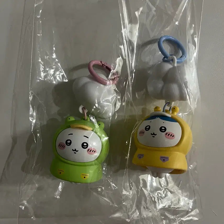 [BUNJANG] Chiikawa Hachiware Mini Ssu Raincoat Keychain / 먼작귀 치이카와 하치와레 미니소 우비 키링