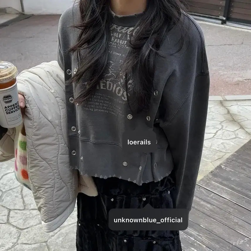 [BUNJANG] Lorelys Snap Crop Sweatshirt / 로레일즈 스냅 크롭 스웻셔츠