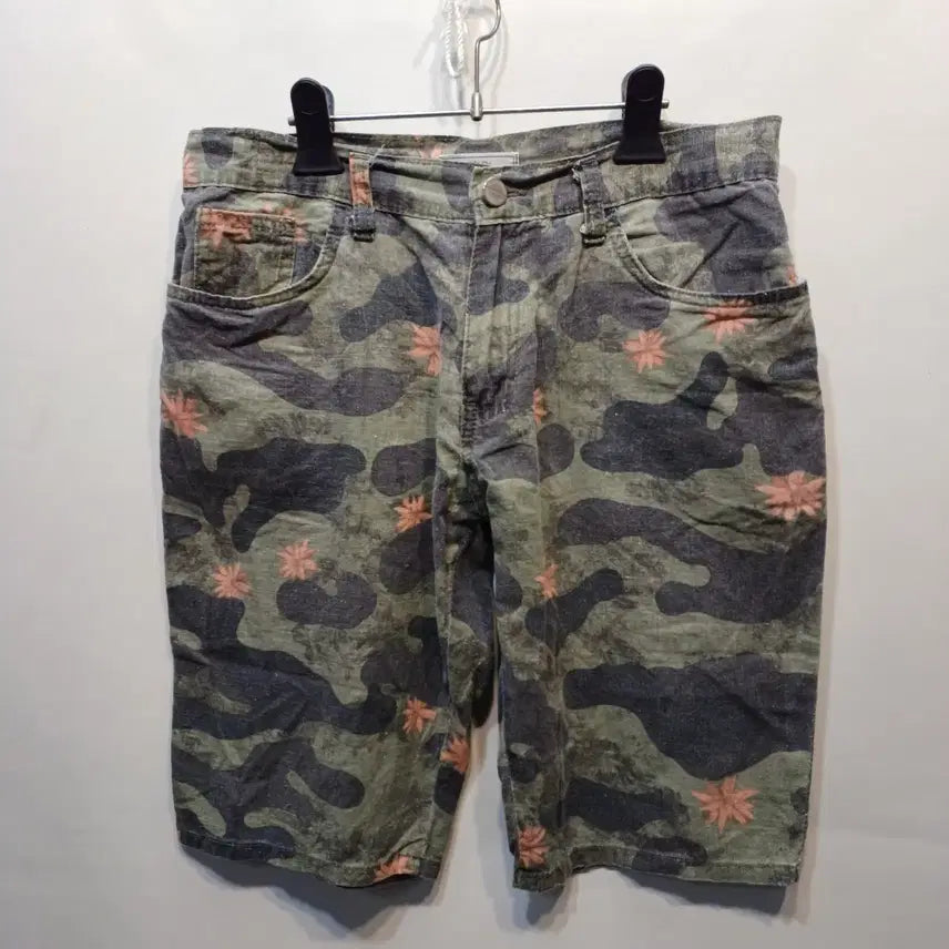 [BUNJANG] Camouflage Flower Pattern Shorts Size 31 / 카모플라워 패턴 반바지31사이즈여름  65030