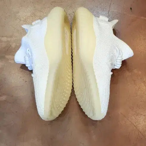 [BUNJANG] Adidas Yeezy Boost 350 V2 Cream White / 아디다스 이지부스트 350 V2 크림 화이트