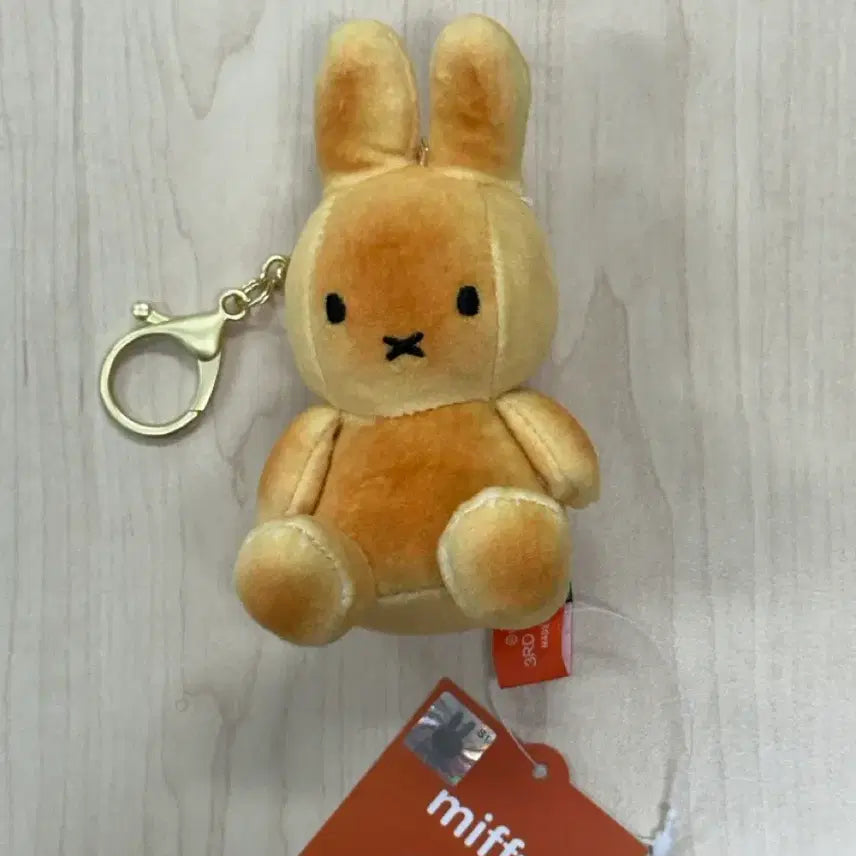 [BUNJANG] Miffy Baked Bread Plush Keychain / 구운빵 미피 인형 키링