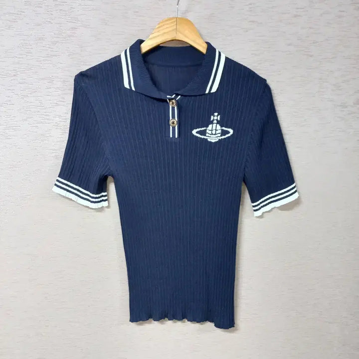 [SOLD OUT] B5-14/네이비 카라 니트티 여성