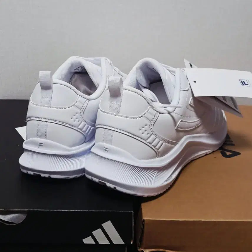 [BUNJANG] Fila Sneakers / [새제품] 휠라 운동화 (260,270,280)
