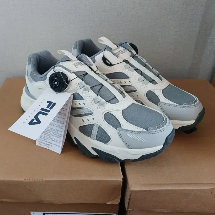 [BUNJANG] Fila Dial Trekking Shoes (Size 250) / [새제품] 휠라 다이얼 트레킹화 (250)