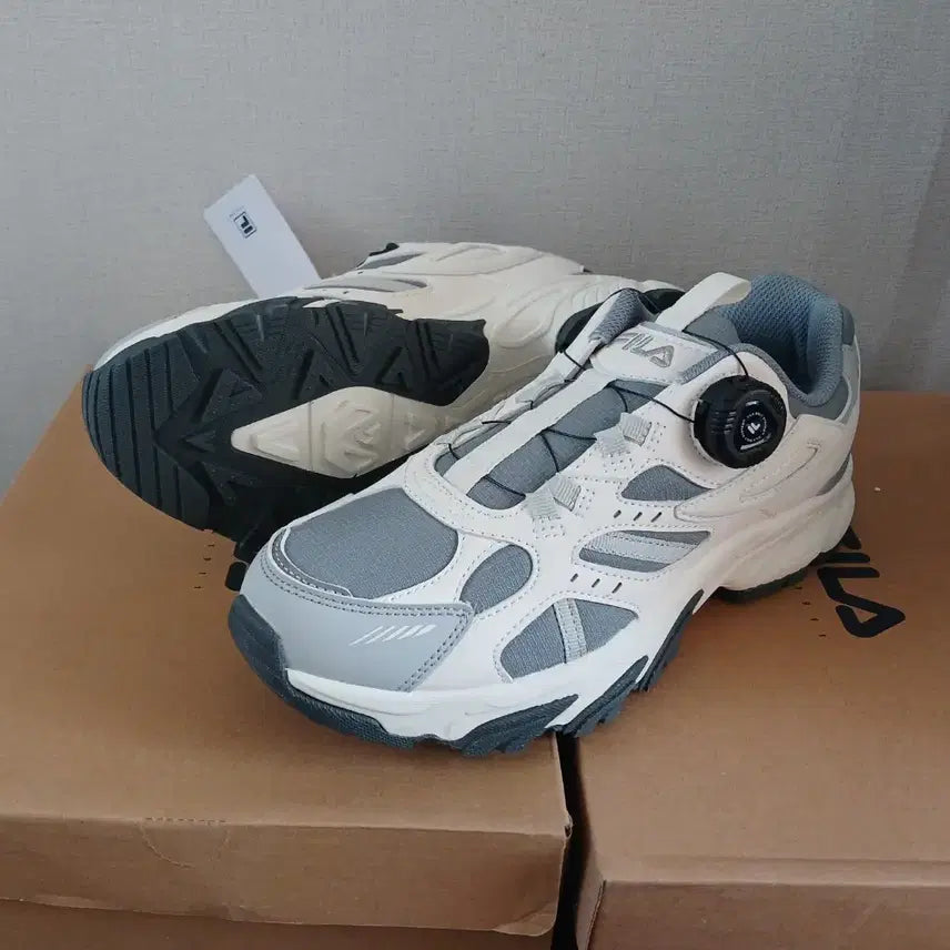 [BUNJANG] Fila Dial Trekking Shoes (Size 250) / [새제품] 휠라 다이얼 트레킹화 (250)