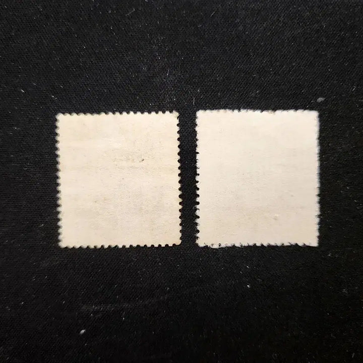 [BUNJANG] 1955 Industrial Design Thick-Legged Grasshopper Stamp (2 Types) / 1955 산업도안 두꺼운발살무늬 2종 사용제 보통우표