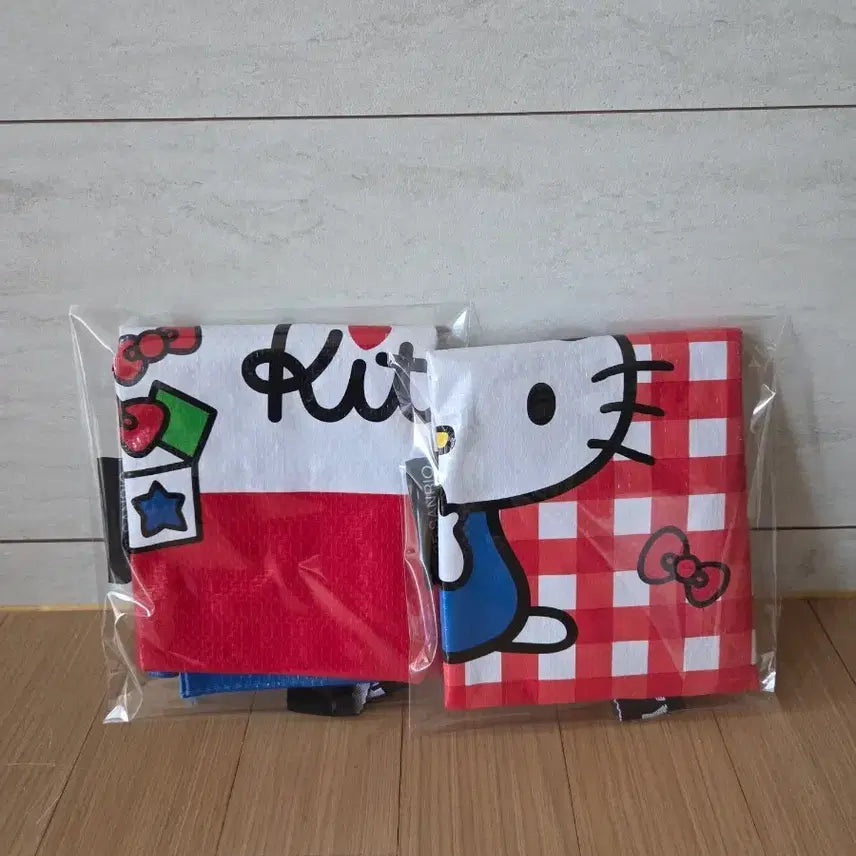 [BUNJANG] Hello Kitty Tarpaulin Bag Bundle Set / 키티 타포린백 2개 일괄