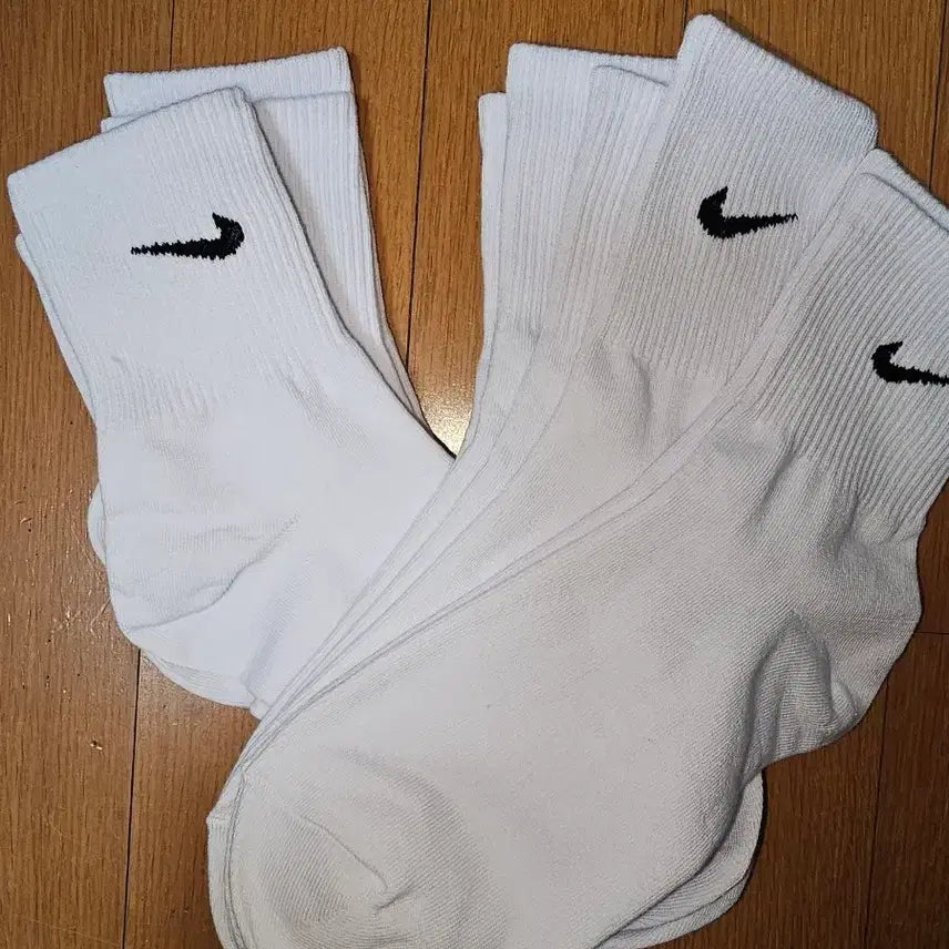[BUNJANG] Nike Basic All-Season Socks (10 Pairs) / 나이키 기본 사계절용 남/여 양말 10켤레