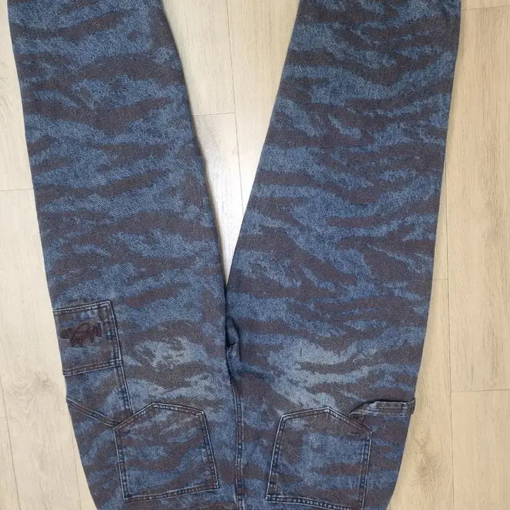 [BUNJANG] Wecanders Kellogg Tiger Camo Pants L / 위캔더스 켈로그 타이거 카모 팬츠 L