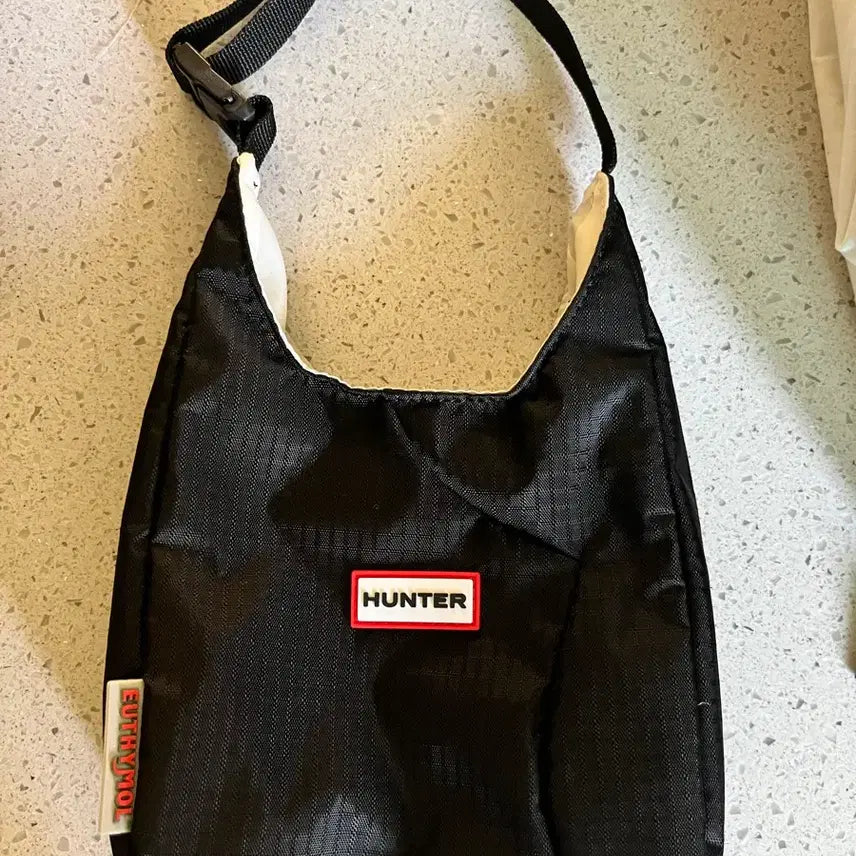 [BUNJANG] Hunter Usmoll Black Shoulder Bag / 헌터 유시몰 블랙 숄더백