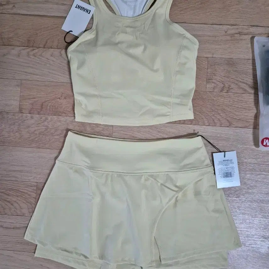 [BUNJANG] ENAVANT Butter Color Bra Top and Skirt Pants Set / [새상품]ENAVANT 에나반트 브라탑 + 치마바지 세트/버터색