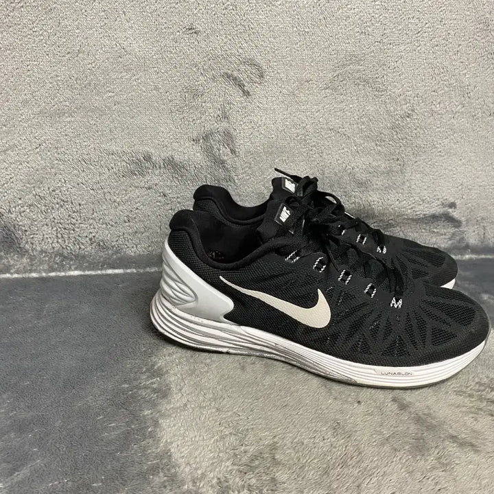 [BUNJANG] Nike Athletic Shoes 255 / 나이키 운동화 255