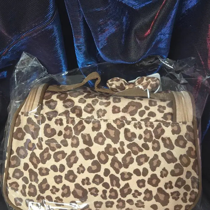 [BUNJANG] New Leopard Print Kitty Pouch Bag / [새상품] 호피 키티 파우치 백