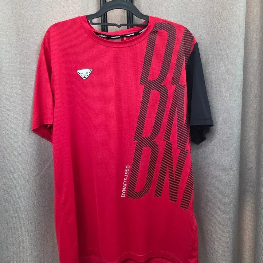 [BUNJANG] Dynafit Short Sleeve T-Shirt Red/Black / 다이나핏 반팔 티셔츠 레드 / 블랙