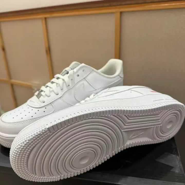 [BUNJANG] Nike x Supreme Air Force 1 Low White (280mm) / 나이키 x 슈프림 에어포스 1 로우 화이트 280MM