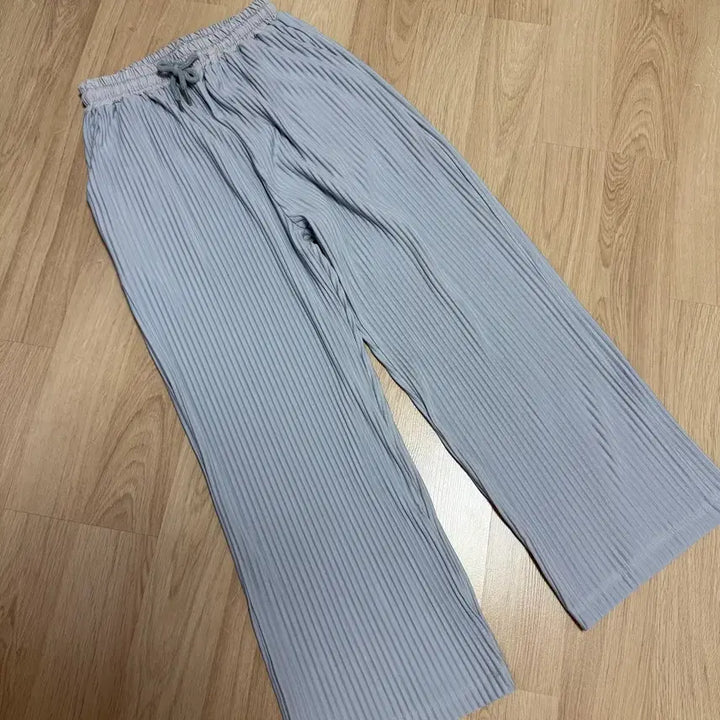 [SOLD OUT] 딥하우스 플리츠 밴딩 와이드 팬츠 연그레이 F 한번입음