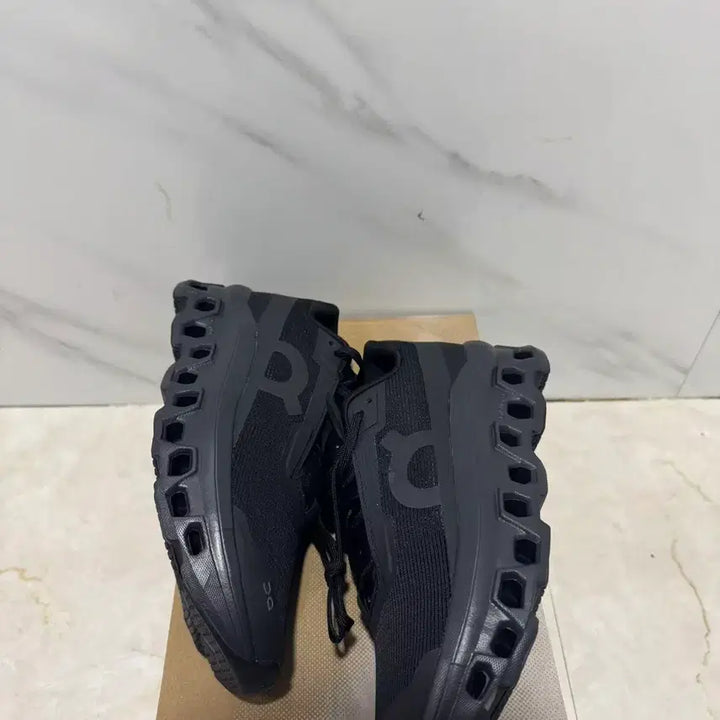 [SOLD OUT] 온 러닝 클라우드몬스터 보이드 블랙 280MM