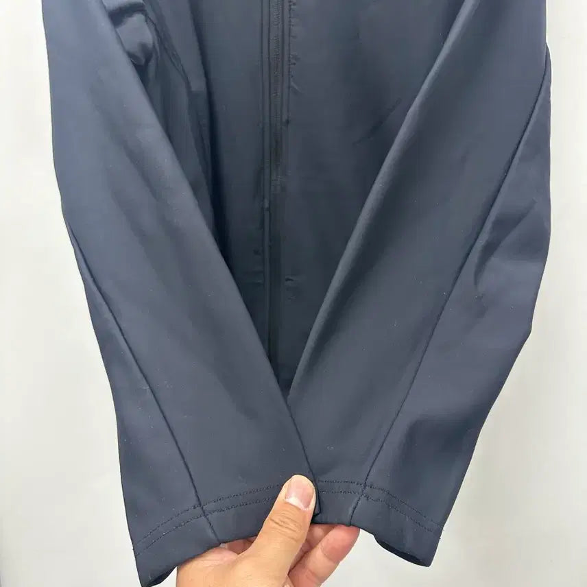 [BUNJANG] Adidas Black Softshell Jacket (Size 95) / [만원 아라비아빈티지]아디다스 블랙 소프트쉘 자켓 95