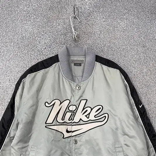 [BUNJANG] Nike 00s Embroidered Logo Varsity Jacket L / 나이키 00s 올드스쿨 자수 로고 바시티 L