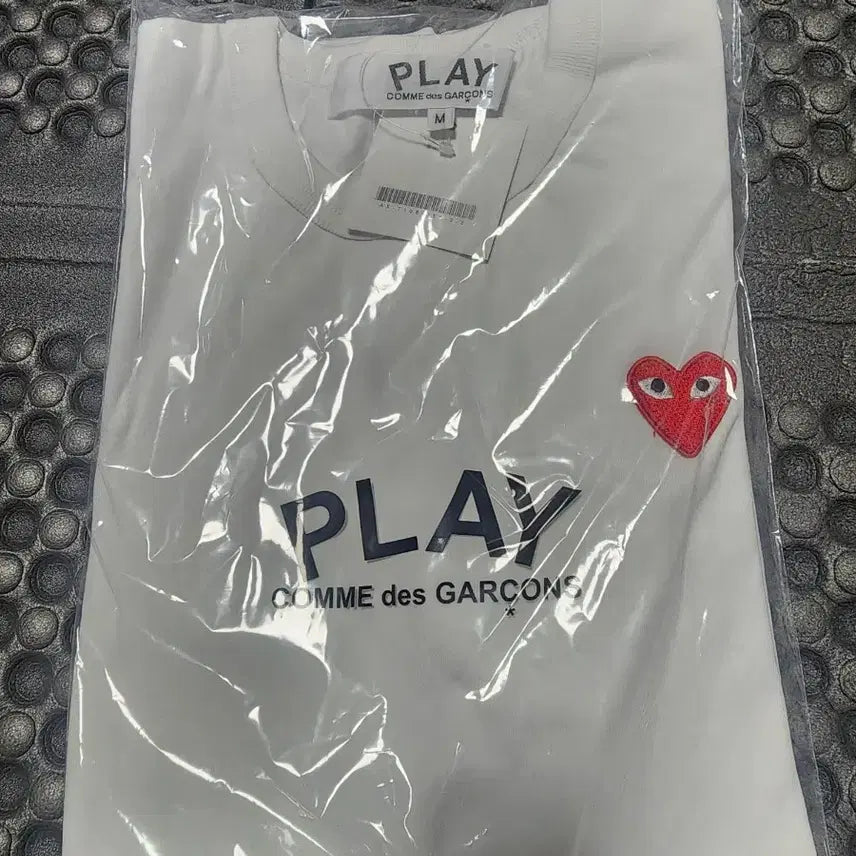 [BUNJANG] Comme des Garçons PLAY White T-Shirt Size M / 꼼데가르송 플레이 흰색 반팔티 M 사이즈