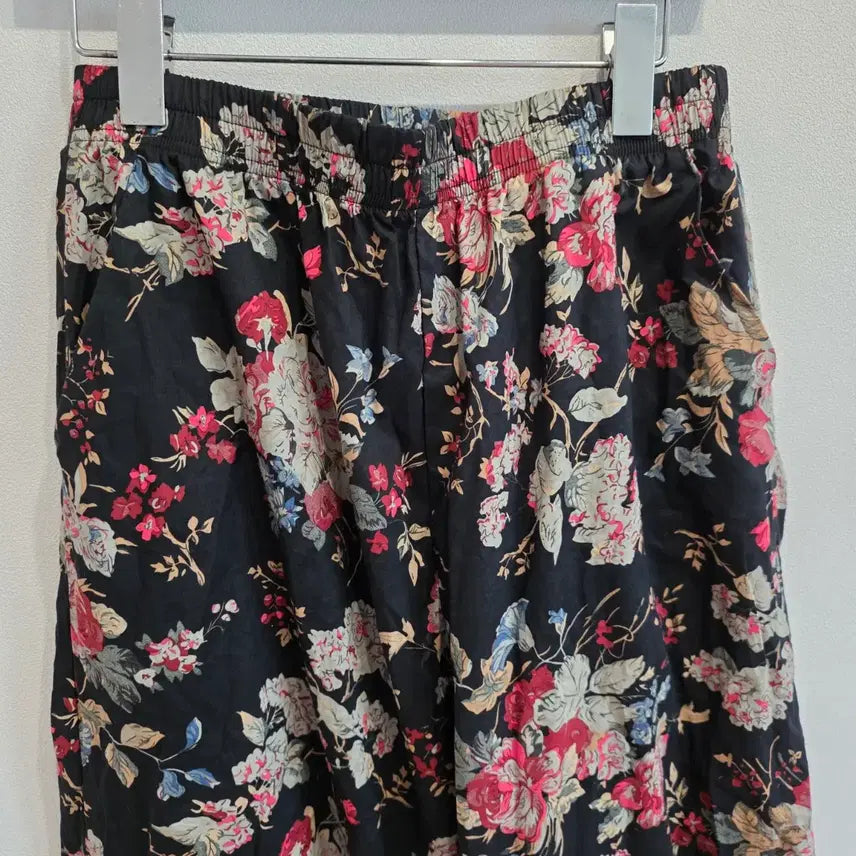 [BUNJANG] Black Flower Wide Banding Pants Size 86 / 블랙 플라워 와이드 밴딩 바지 86