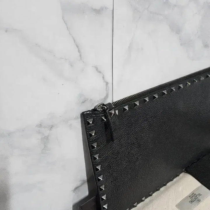 [BUNJANG] Valentino Rockstud Black Clutch Full Set / 발렌티노 락스터드 클러치 블랙 풀세트