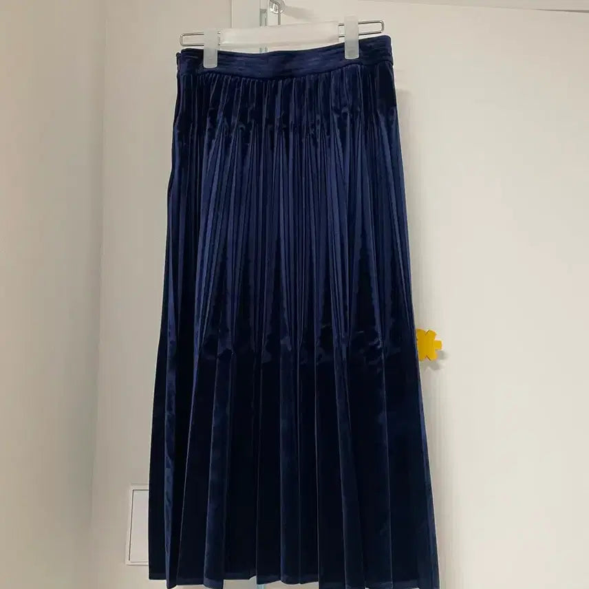 [BUNJANG] Sandro Navy Velvet-Like Midi Skirt / 산드로 스커트 43(55)사이즈
