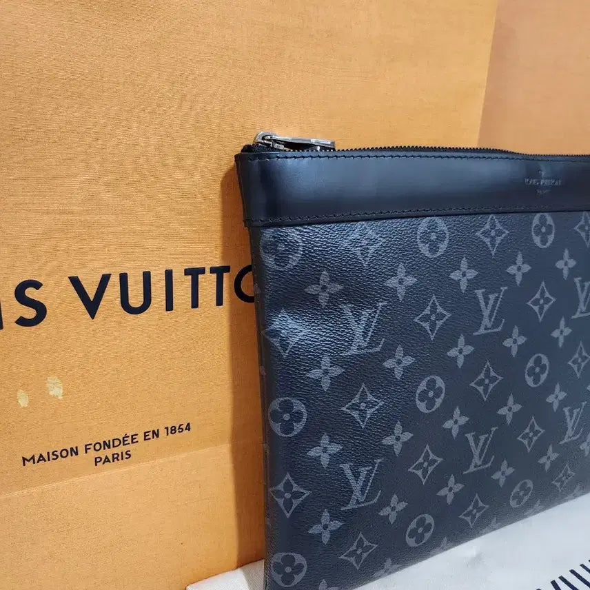 [BUNJANG] Louis Vuitton Monogram Eclipse Clutch Bag / 루이비통 모노그램 이클립스 클러치